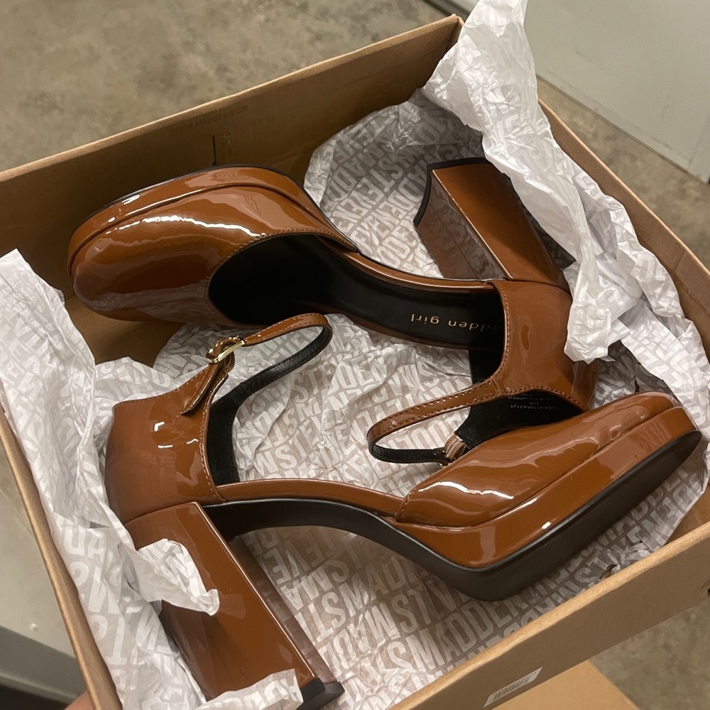 NWT MADDEN GIRL BLOCK HEEL PUMPS Mary Janes Brown Heels Retro Platforms Vintage